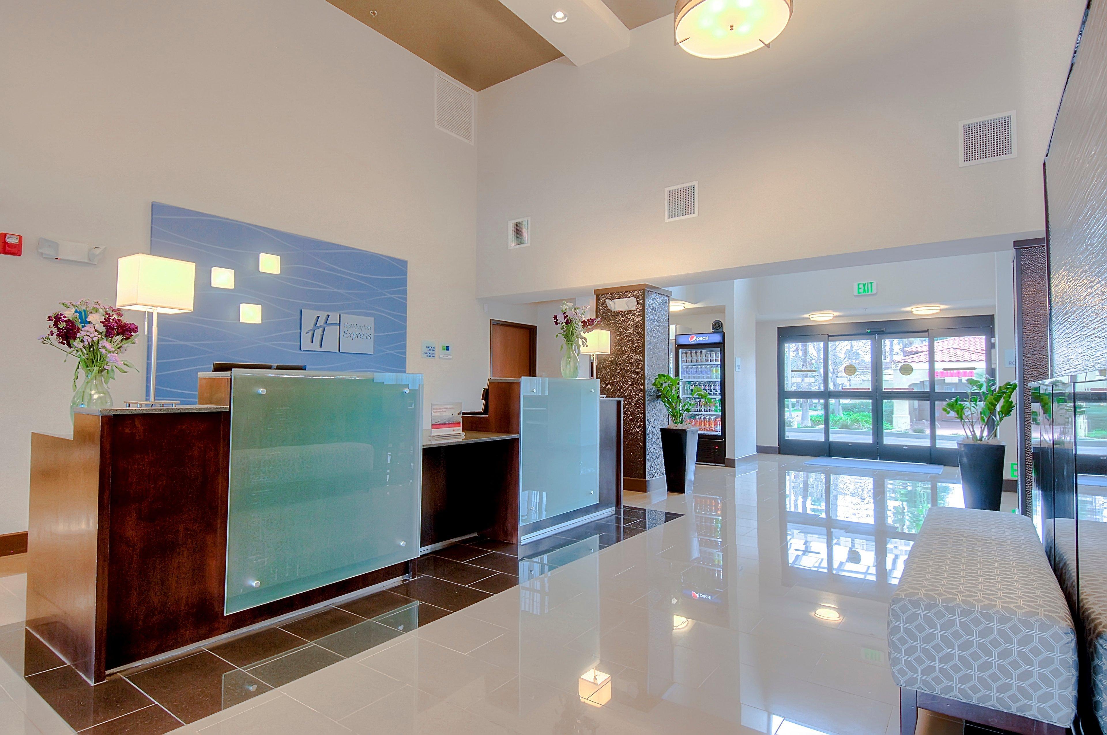 Holiday Inn Express Hotel & Suites Carlsbad Beach By Ihg Exterior foto