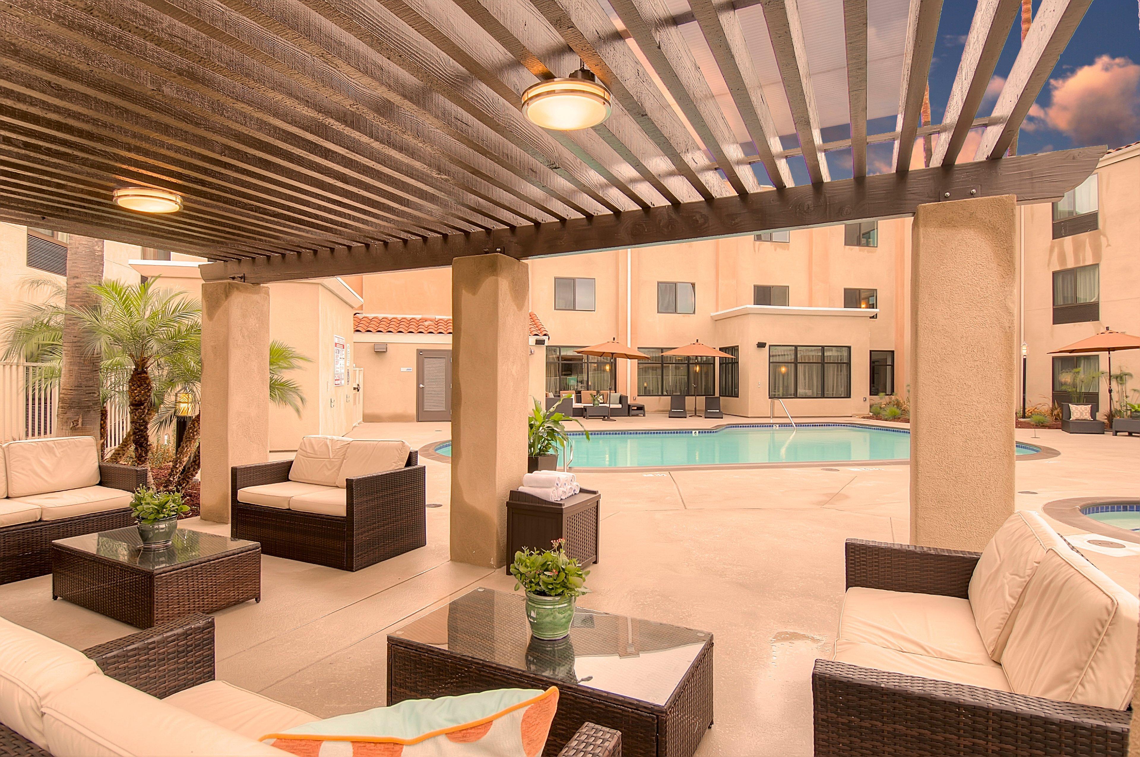 Holiday Inn Express Hotel & Suites Carlsbad Beach By Ihg Exterior foto